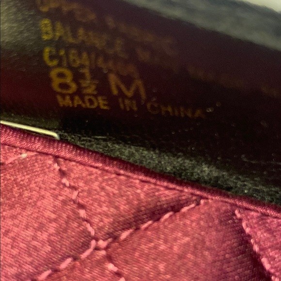 Rocket Dog Black Velvet Heels with Ruffle Accent – Size 8.5 - Picture 7 of 8